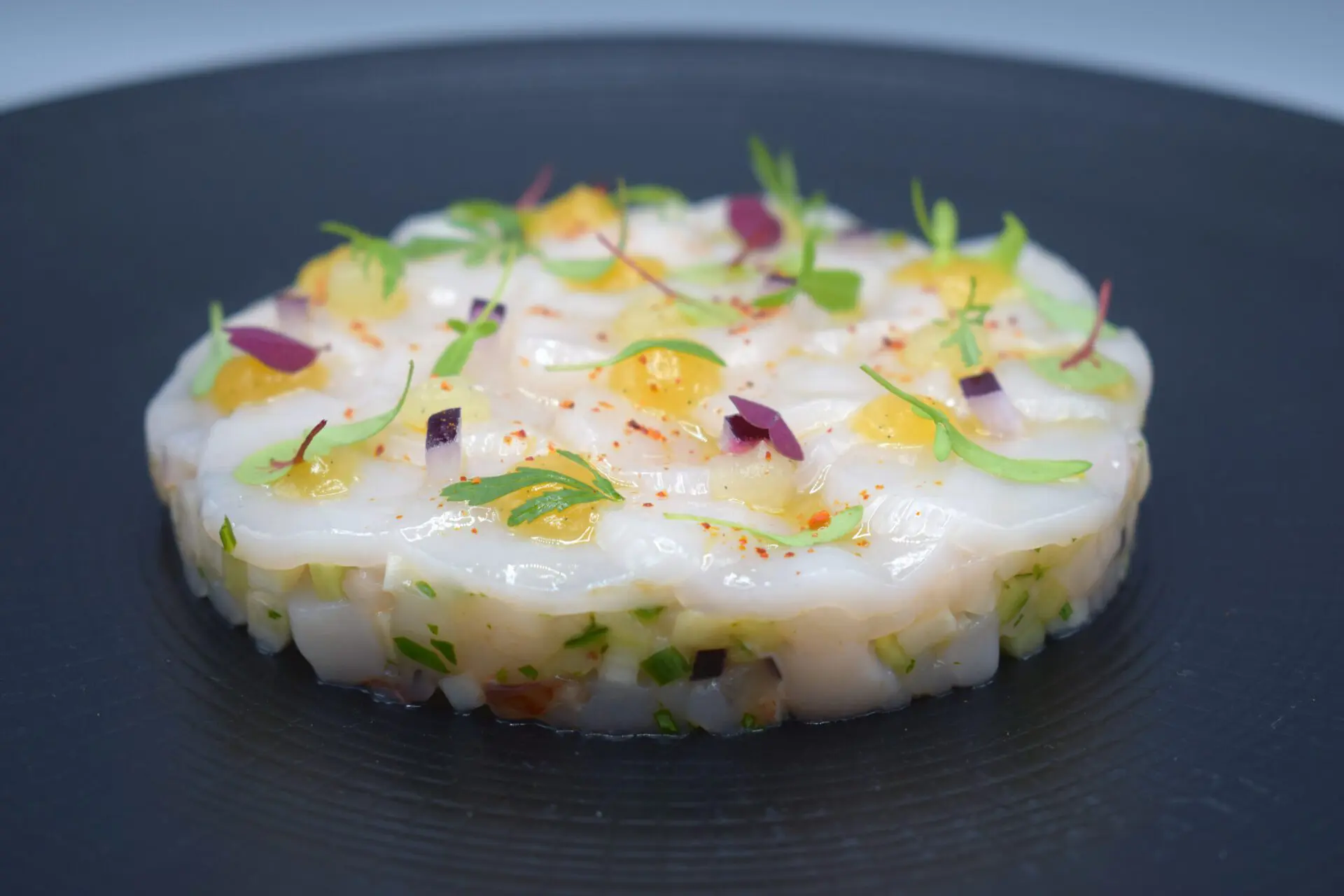 Saint-Jacques et crevettes sauvages en Ceviche Saint-Jacques et crevettes sauvages en Ceviche