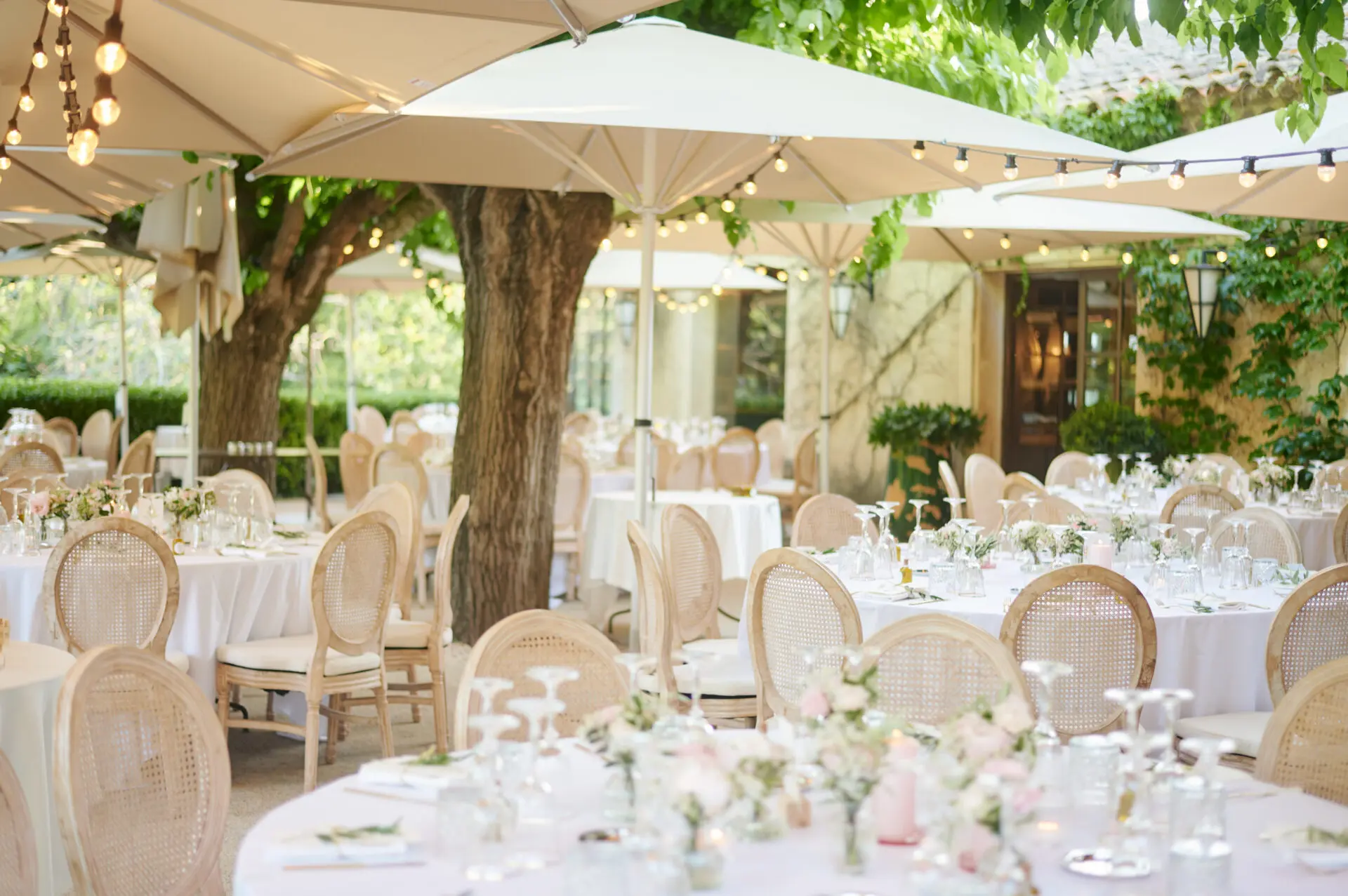 Mariage - Hôtel de Luxe 5 étoiles – Baumanière Les Baux-de-Provence Mariage - Hôtel de Luxe 5 étoiles – Baumanière Les Baux-de-Provence