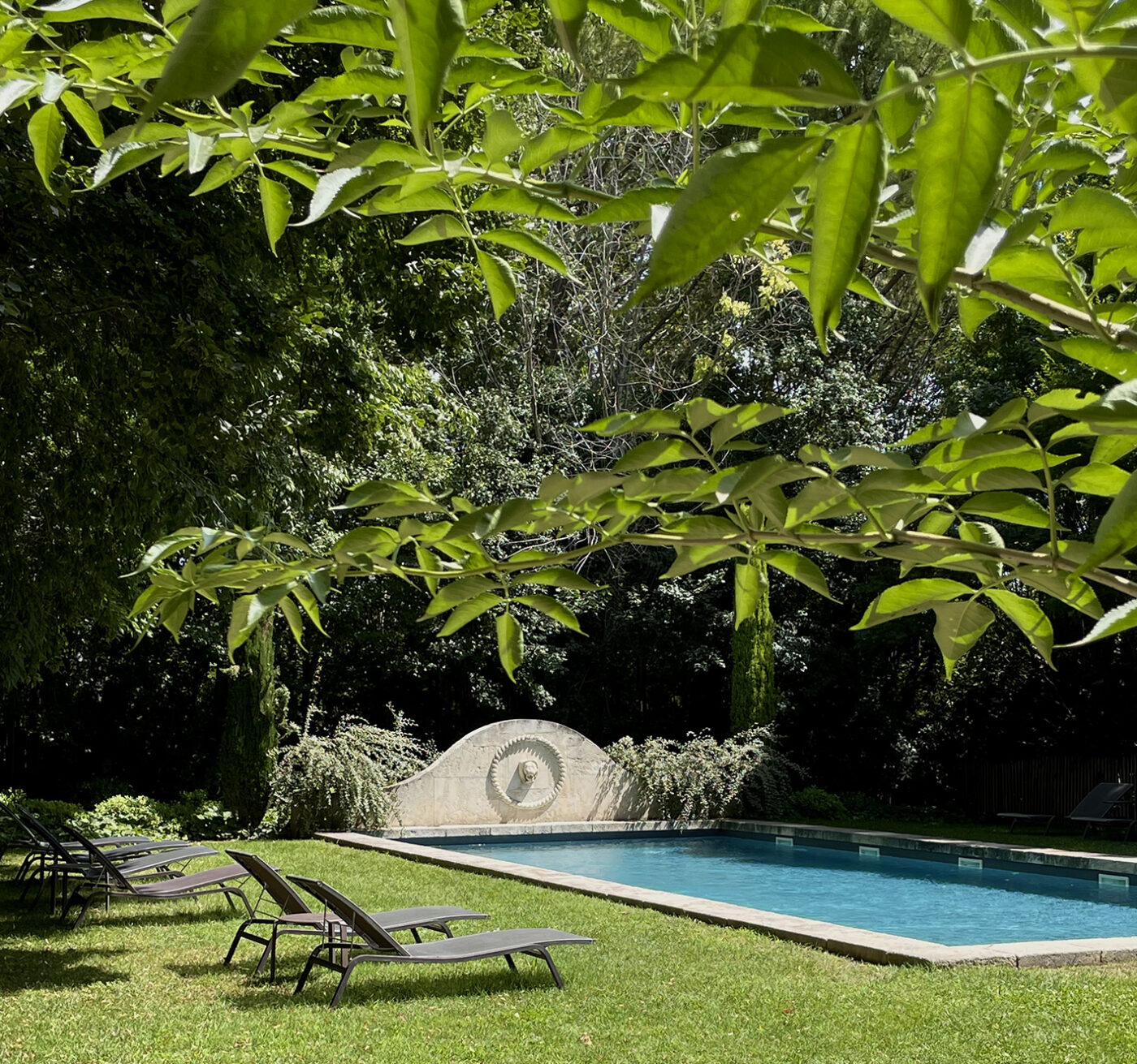 piscine manoir baumaniere